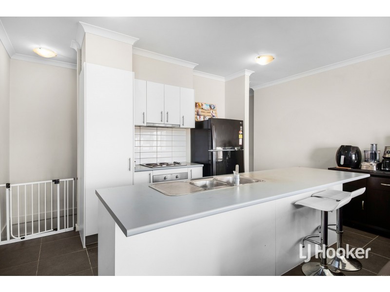 25/64 Escapade Boulevard, Craigieburn VIC 3064