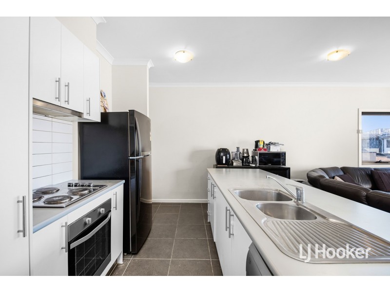 25/64 Escapade Boulevard, Craigieburn VIC 3064