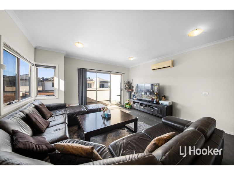 25/64 Escapade Boulevard, Craigieburn VIC 3064