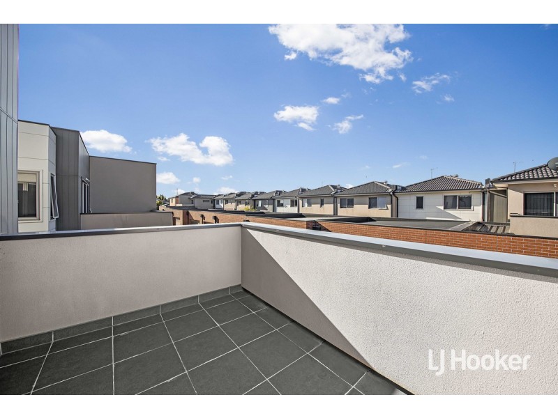 25/64 Escapade Boulevard, Craigieburn VIC 3064
