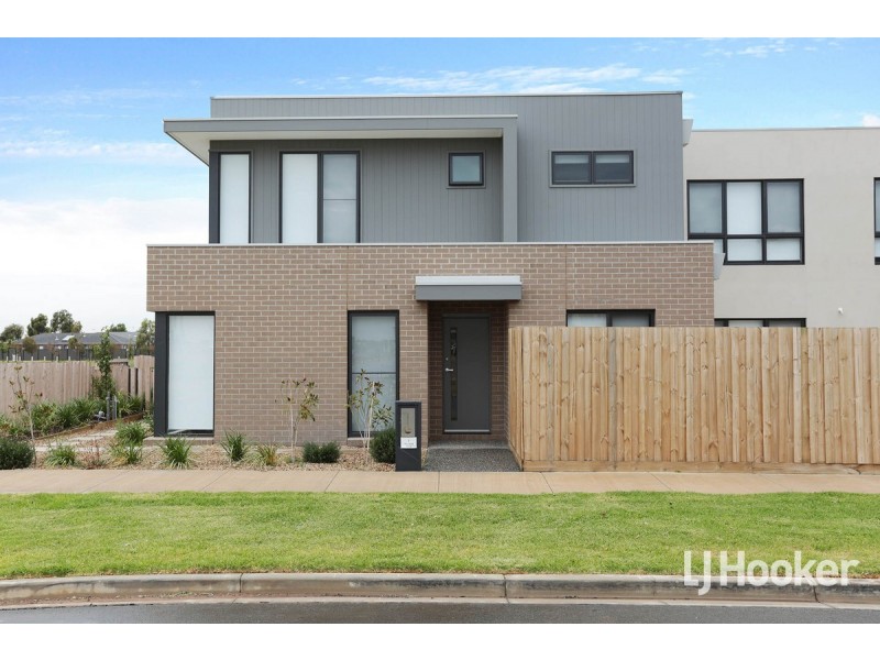 2 Sullivan Walk, Point Cook VIC 3030