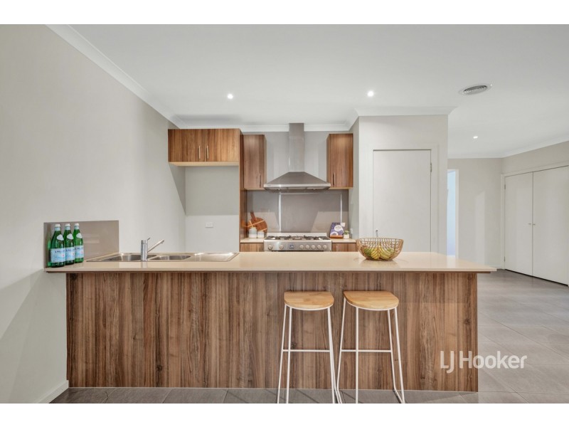 1 Youssef Way, Williams Landing VIC 3027