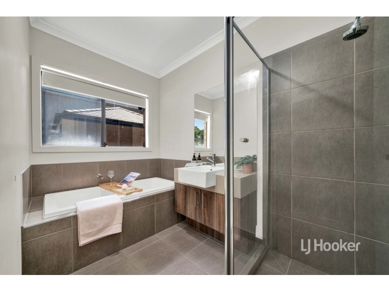 1 Youssef Way, Williams Landing VIC 3027