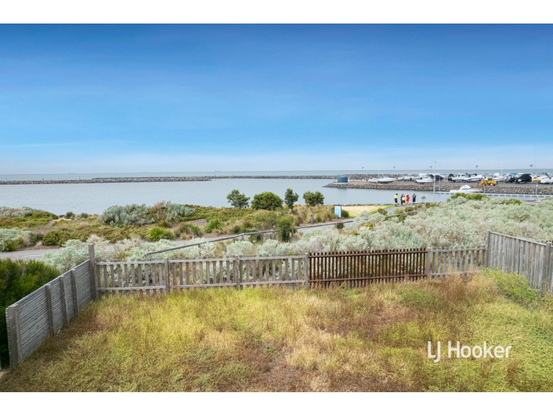 16 Catamaran Drive, Werribee South VIC 3030