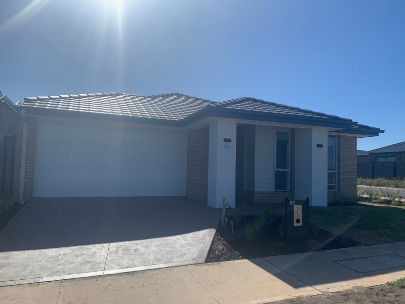 42 McKinley Drive, Truganina VIC 3029