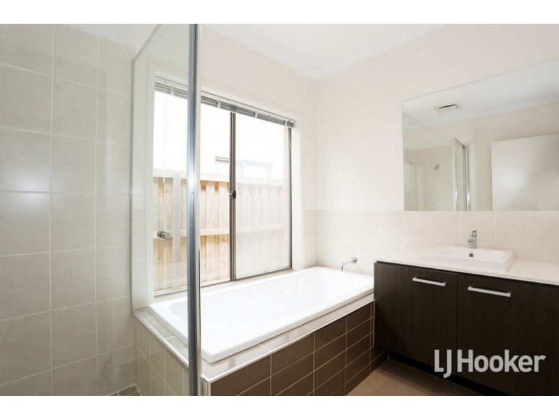 22 Orpheus Street, Point Cook VIC 3030