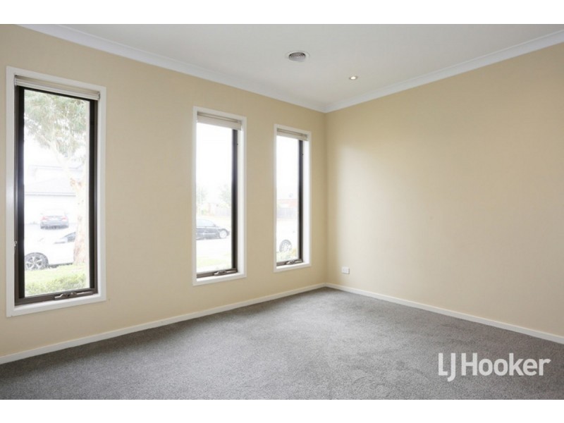 22 Orpheus Street, Point Cook VIC 3030
