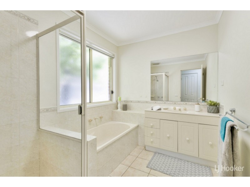 2 Contessa Court, Point Cook VIC 3030