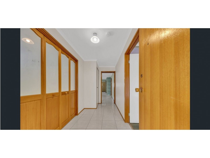 48 Dunvegan Drive, Kurunjang VIC 3337