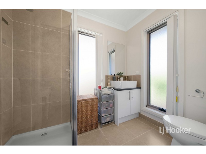 2 Yellow Gum Way, Kurunjang VIC 3337