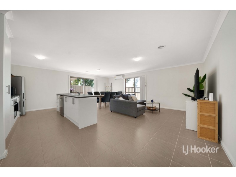 2 Yellow Gum Way, Kurunjang VIC 3337