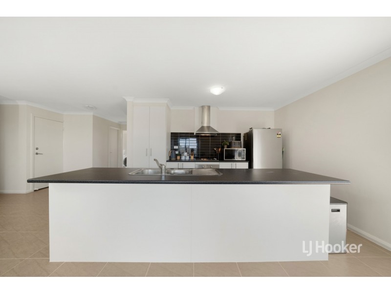 2 Yellow Gum Way, Kurunjang VIC 3337