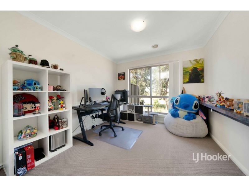 2 Yellow Gum Way, Kurunjang VIC 3337