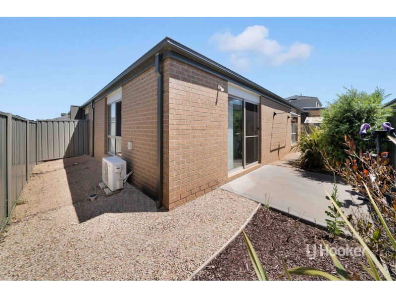 2 Yellow Gum Way, Kurunjang VIC 3337