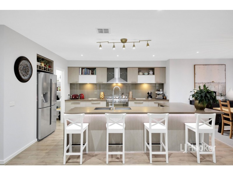 12 Banbury Street, Williams Landing VIC 3027