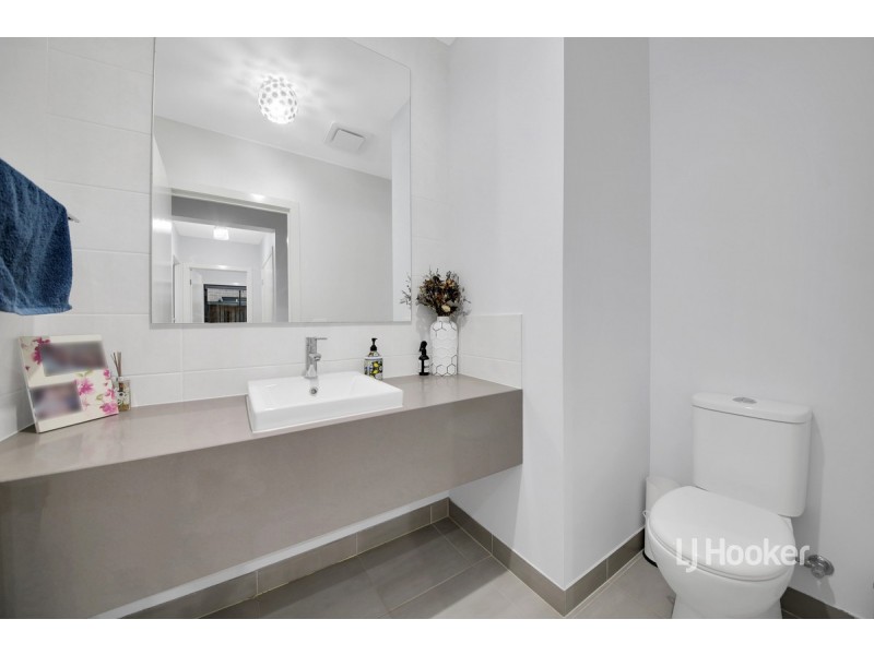 12 Banbury Street, Williams Landing VIC 3027