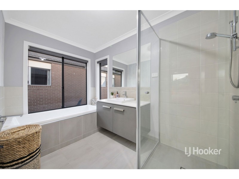 12 Banbury Street, Williams Landing VIC 3027