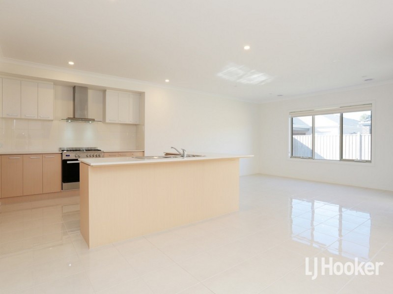 49 Baycrest Drive, Point Cook VIC 3030