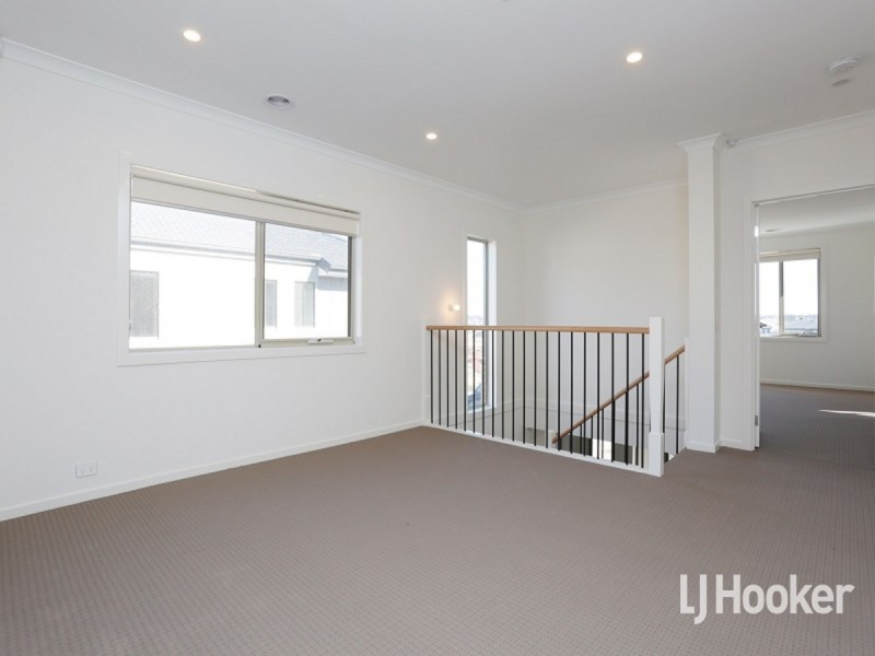 49 Baycrest Drive, Point Cook VIC 3030