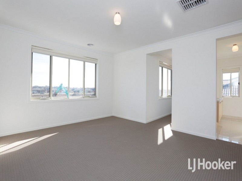 49 Baycrest Drive, Point Cook VIC 3030