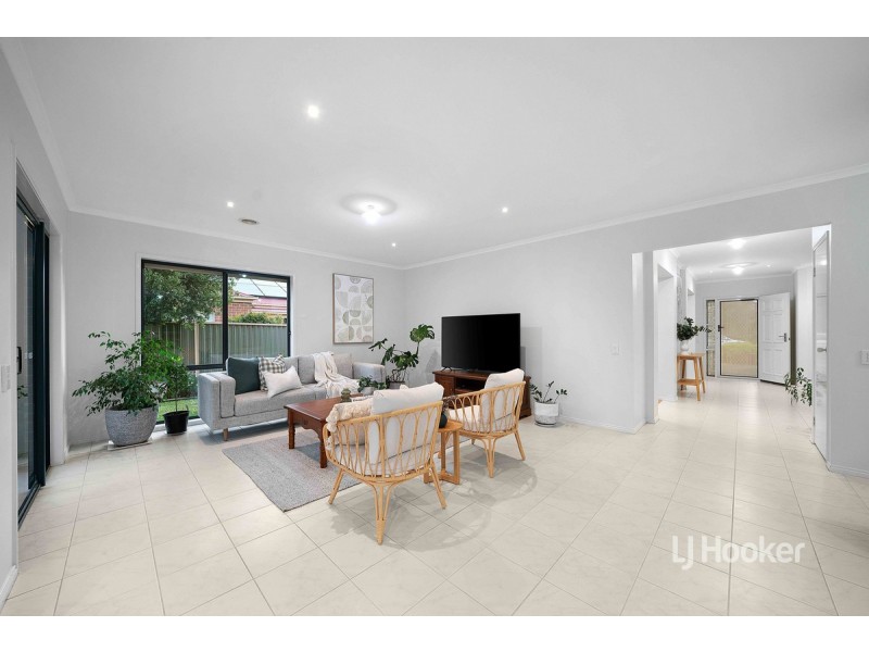 15 Domain Place, Point Cook VIC 3030