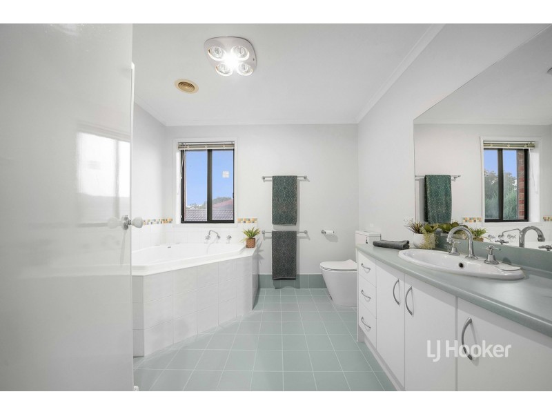 15 Domain Place, Point Cook VIC 3030