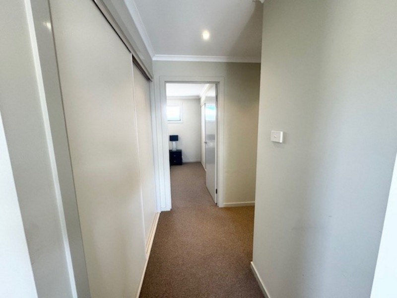 2/181 Riversdale Drive, Tarneit VIC 3029