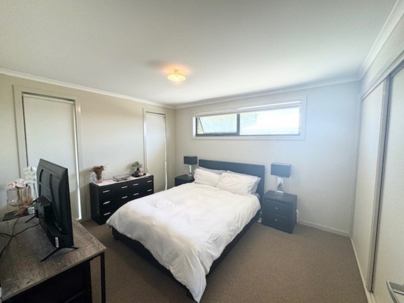 2/181 Riversdale Drive, Tarneit VIC 3029