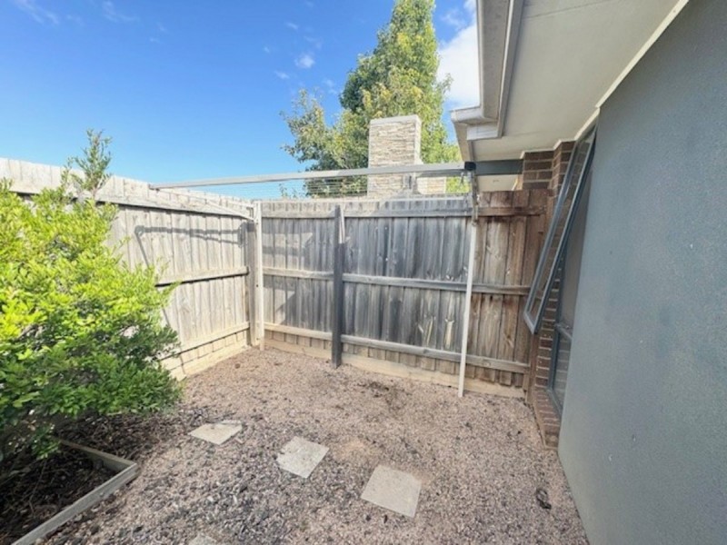 2/181 Riversdale Drive, Tarneit VIC 3029
