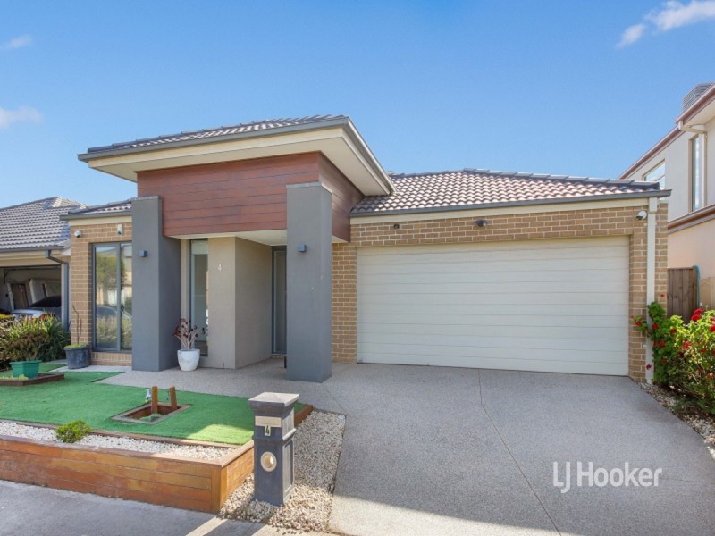 4 Flatbush Avenue, Point Cook VIC 3030