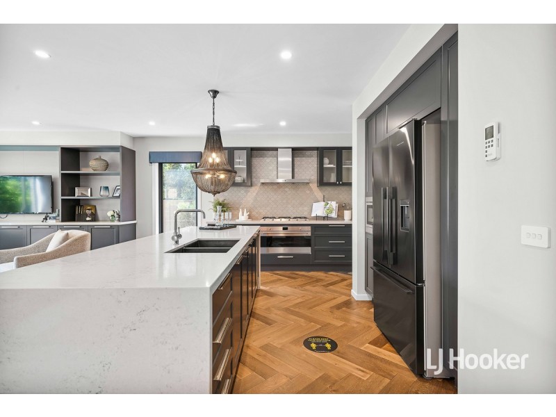 9 Irvine Rise, Werribee VIC 3030