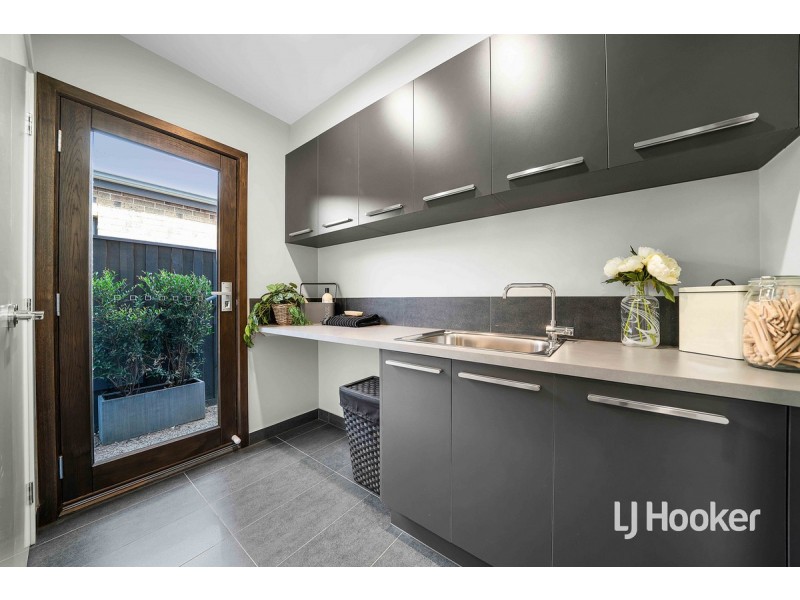 9 Irvine Rise, Werribee VIC 3030