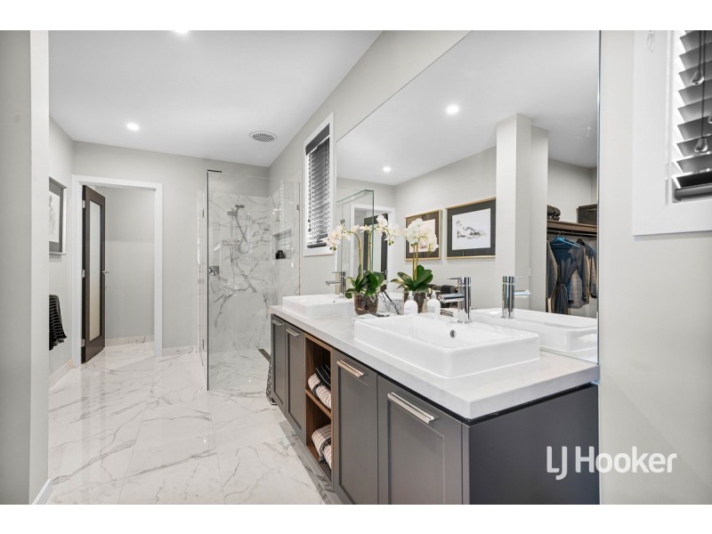 9 Irvine Rise, Werribee VIC 3030