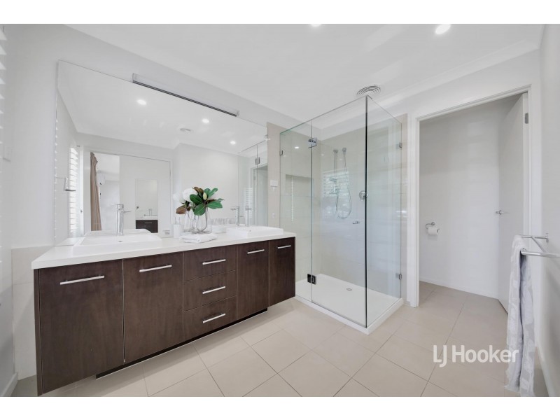 6 Hibiscus Crescent, Point Cook VIC 3030