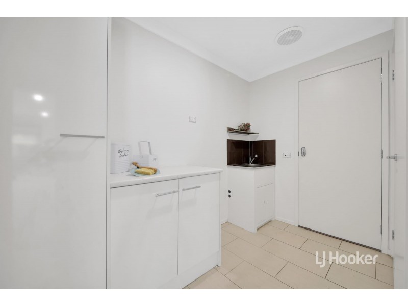 6 Hibiscus Crescent, Point Cook VIC 3030