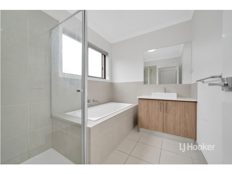 25 Squadron Road, Point Cook VIC 3030