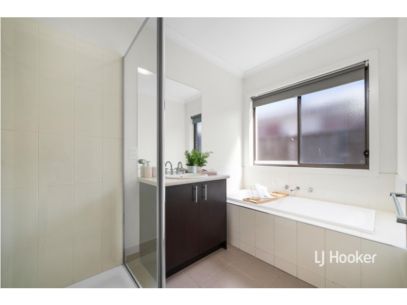 21 Misqa Avenue, Point Cook VIC 3030