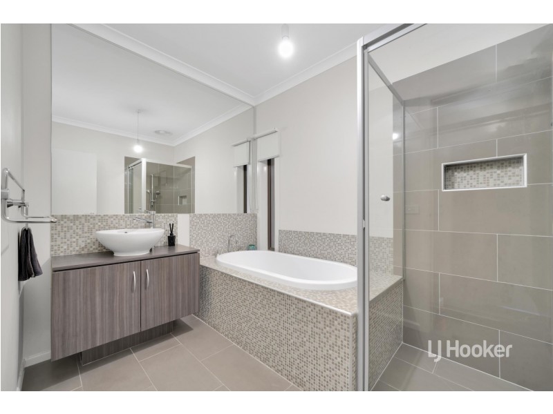 15 Daisy Drive, Point Cook VIC 3030