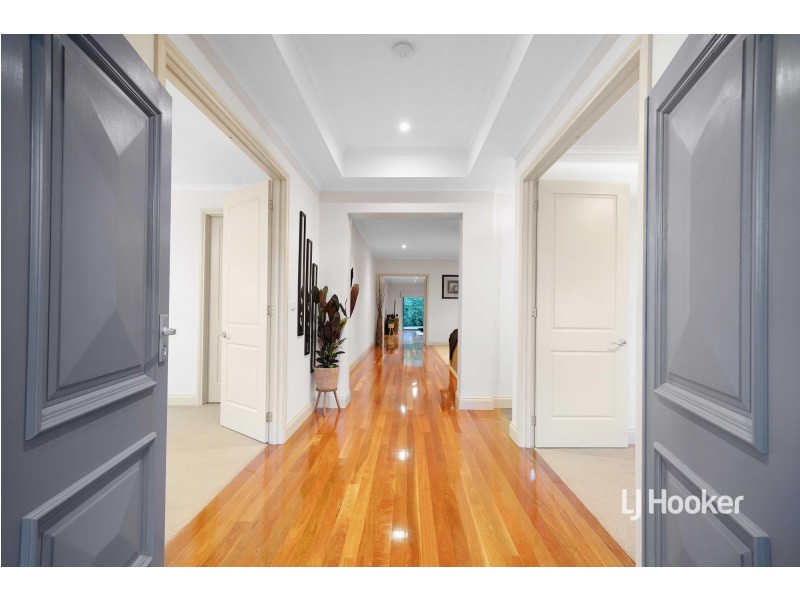 6 Brampton Close, Point Cook VIC 3030