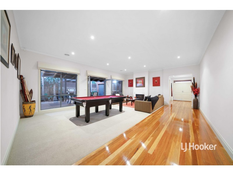 6 Brampton Close, Point Cook VIC 3030