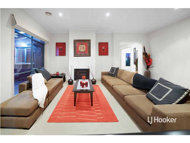 6 Brampton Close, Point Cook VIC 3030