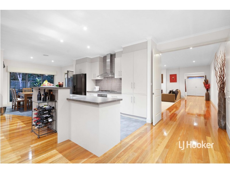 6 Brampton Close, Point Cook VIC 3030