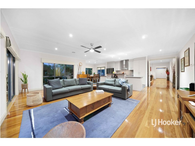 6 Brampton Close, Point Cook VIC 3030