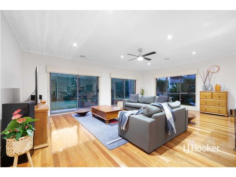 6 Brampton Close, Point Cook VIC 3030