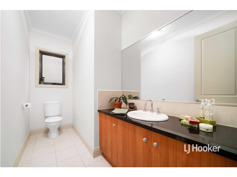 6 Brampton Close, Point Cook VIC 3030