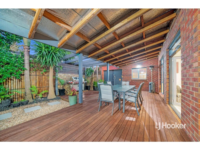 6 Brampton Close, Point Cook VIC 3030