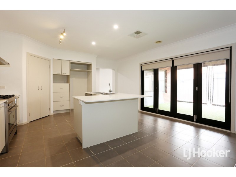 14 Metcalf Way, Point Cook VIC 3030