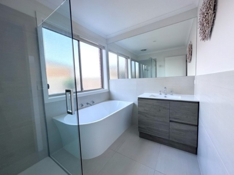 15 Andrew Road, Truganina VIC 3029