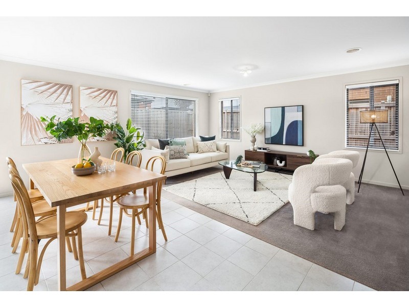 102 Grassbird Drive, Point Cook VIC 3030