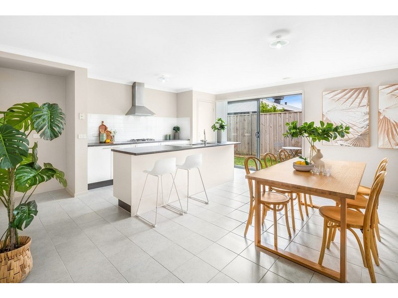 102 Grassbird Drive, Point Cook VIC 3030